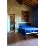 Tuscan Retreat With Private Pool & Views בית נופש *