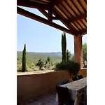 Tuscan Retreat With Private Pool & Views בית נופש