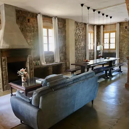 Tuscan Retreat With Private Pool & Views