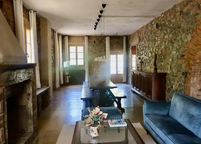 Tuscan Retreat With Private Pool & Views *