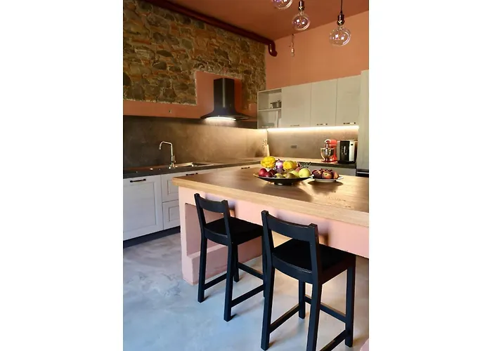 Tuscan Retreat With Private Pool & Views Casa vacanze Chianni